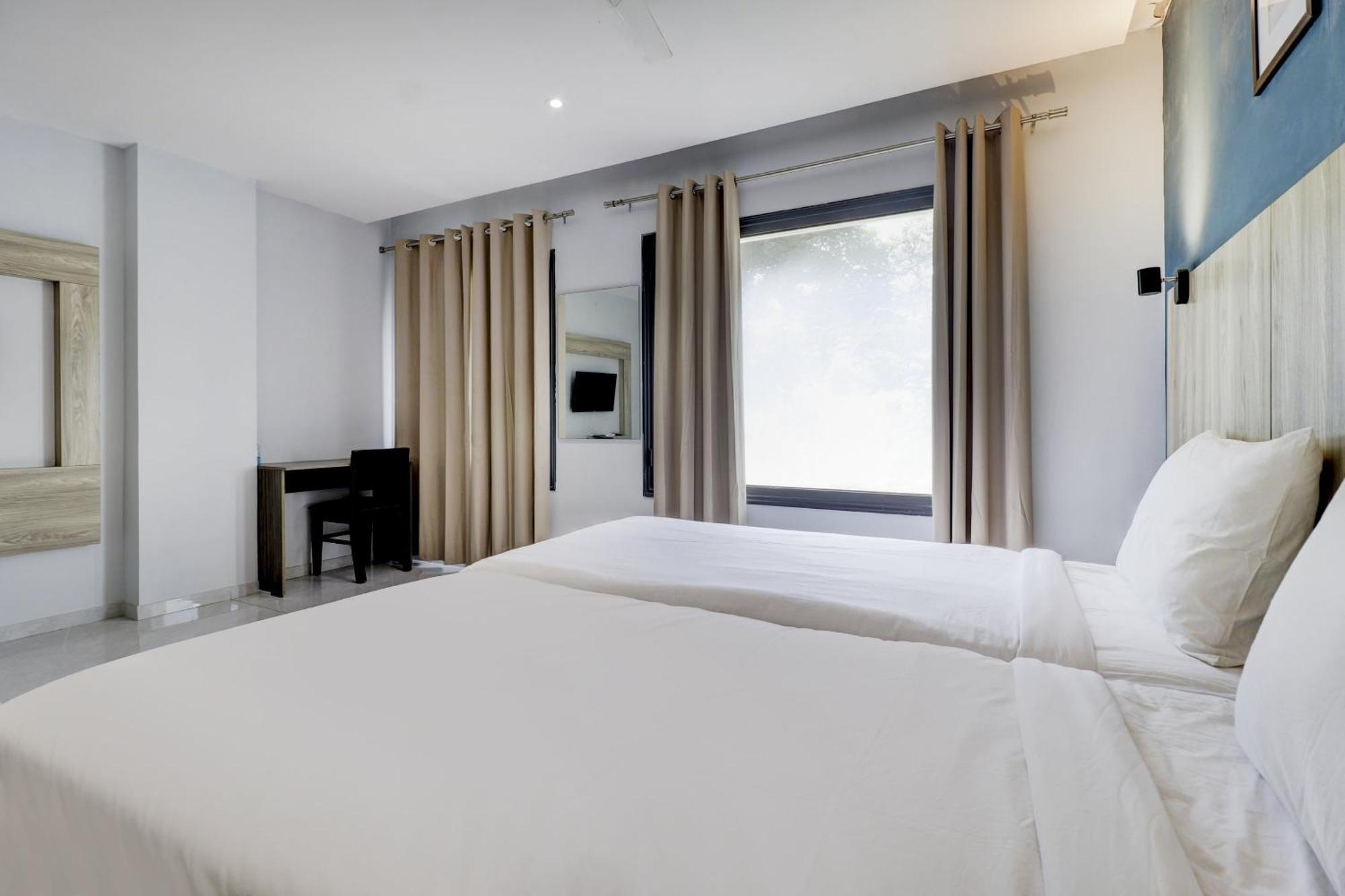 Super Sleek Townhouse Galexia Hotel And Resorts 벵갈루루 외부 사진