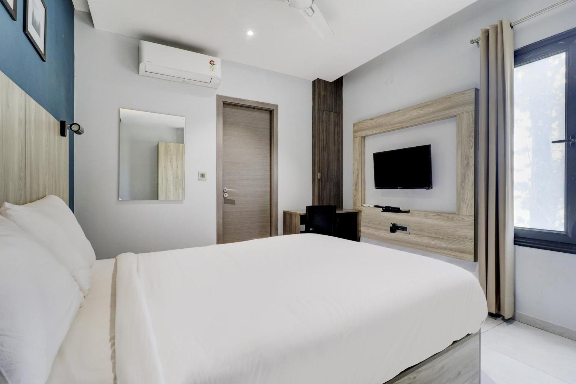 Super Sleek Townhouse Galexia Hotel And Resorts 벵갈루루 외부 사진