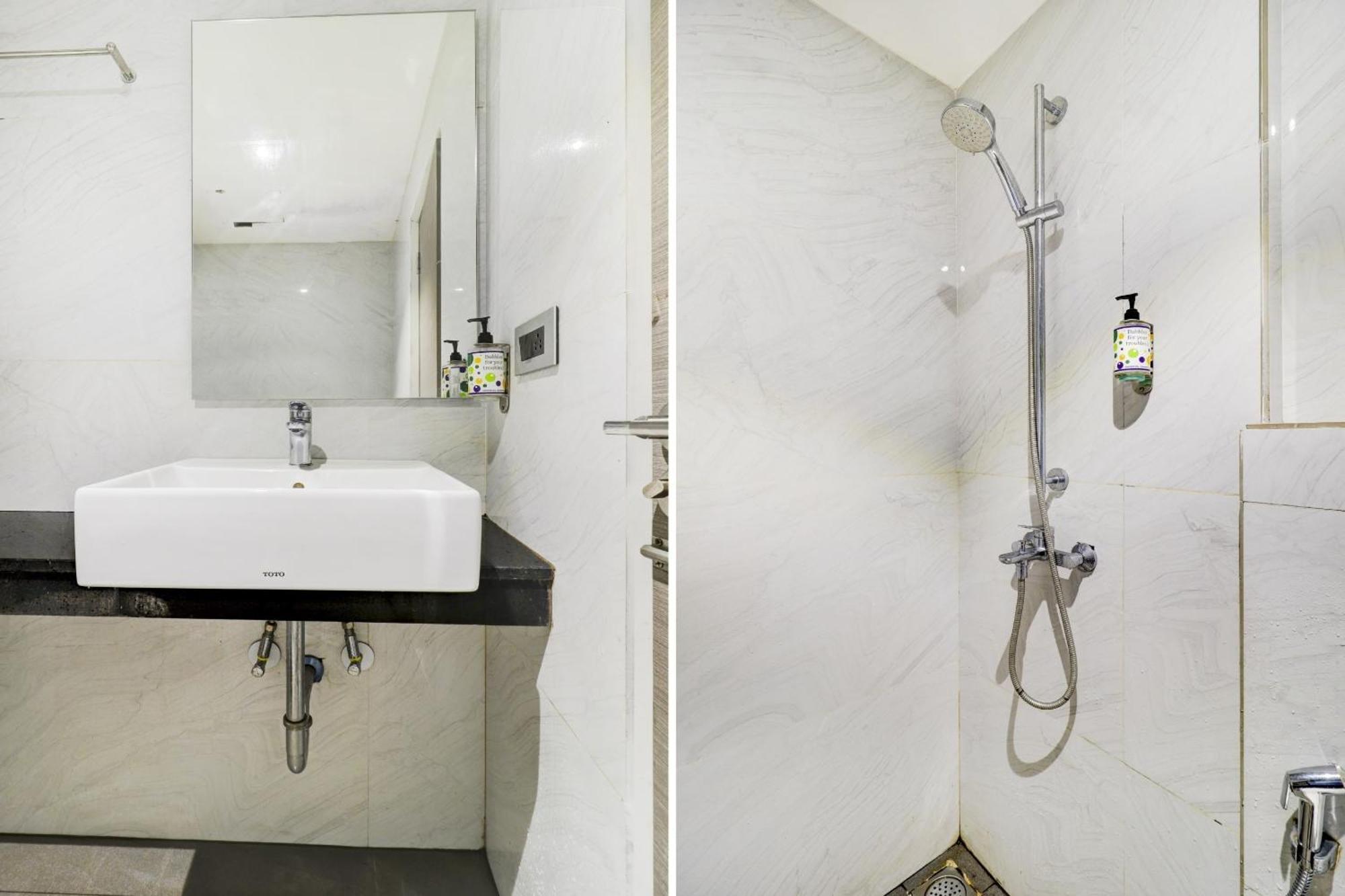Super Sleek Townhouse Galexia Hotel And Resorts 벵갈루루 외부 사진