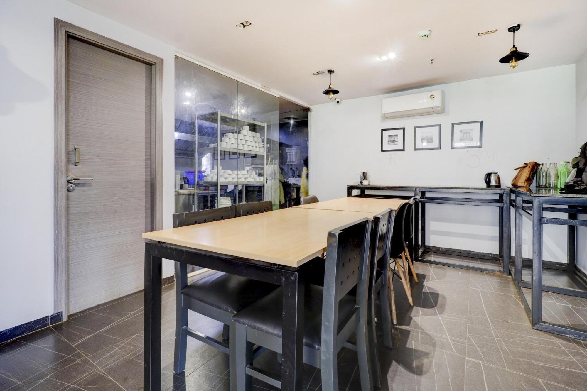 Super Sleek Townhouse Galexia Hotel And Resorts 벵갈루루 외부 사진